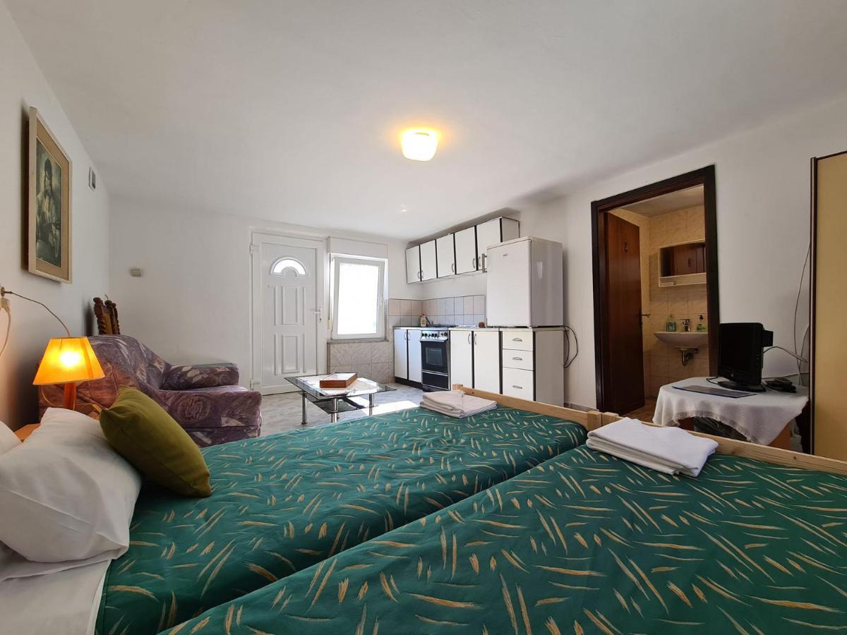House Zulfa 1548 Lägenhet Fažana Exteriör bild